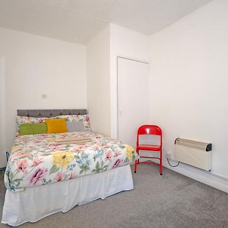 Flat In Clapham Budget Friendly Stay London Bagian luar foto