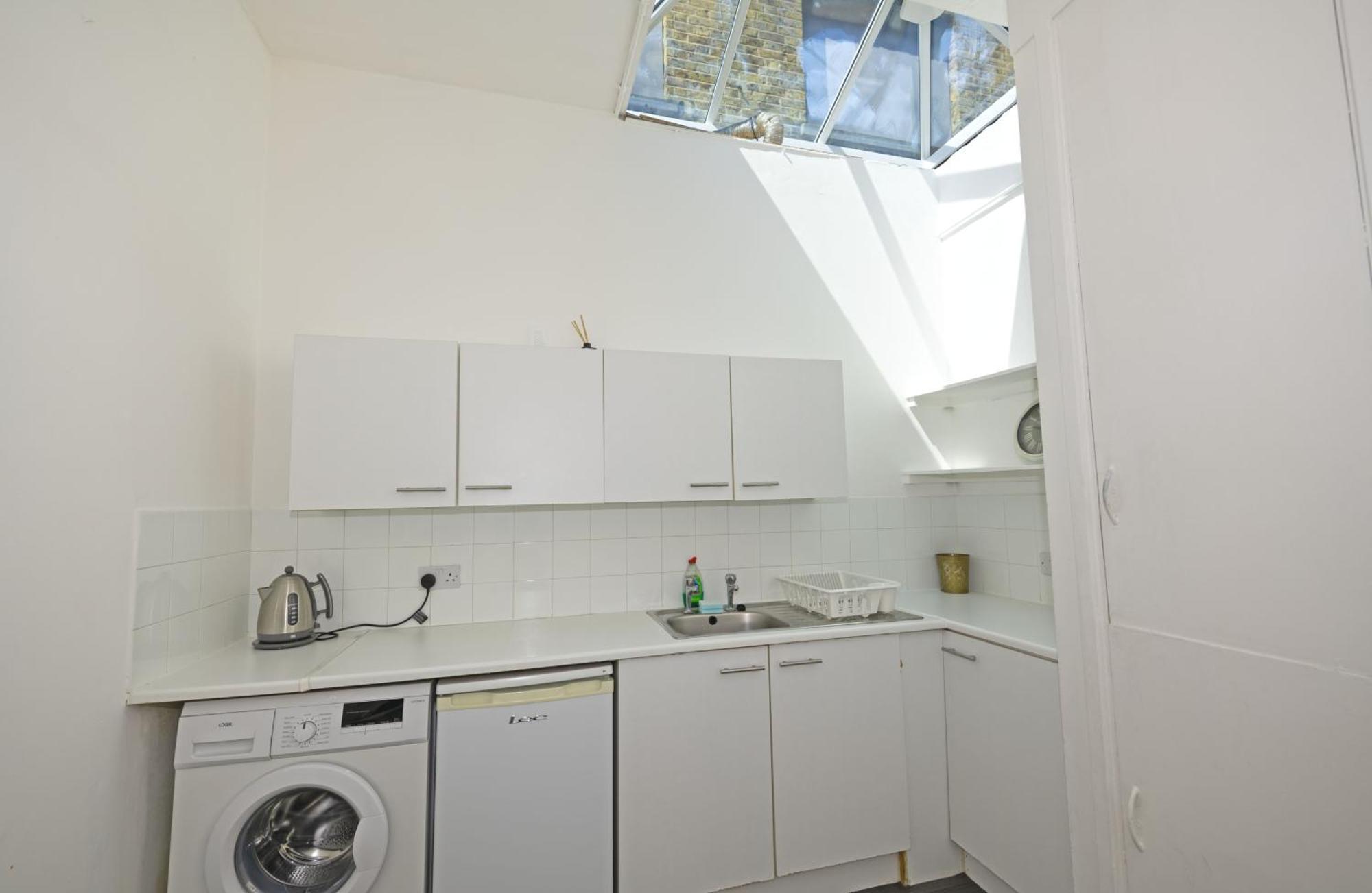 Flat In Clapham Budget Friendly Stay London Bagian luar foto