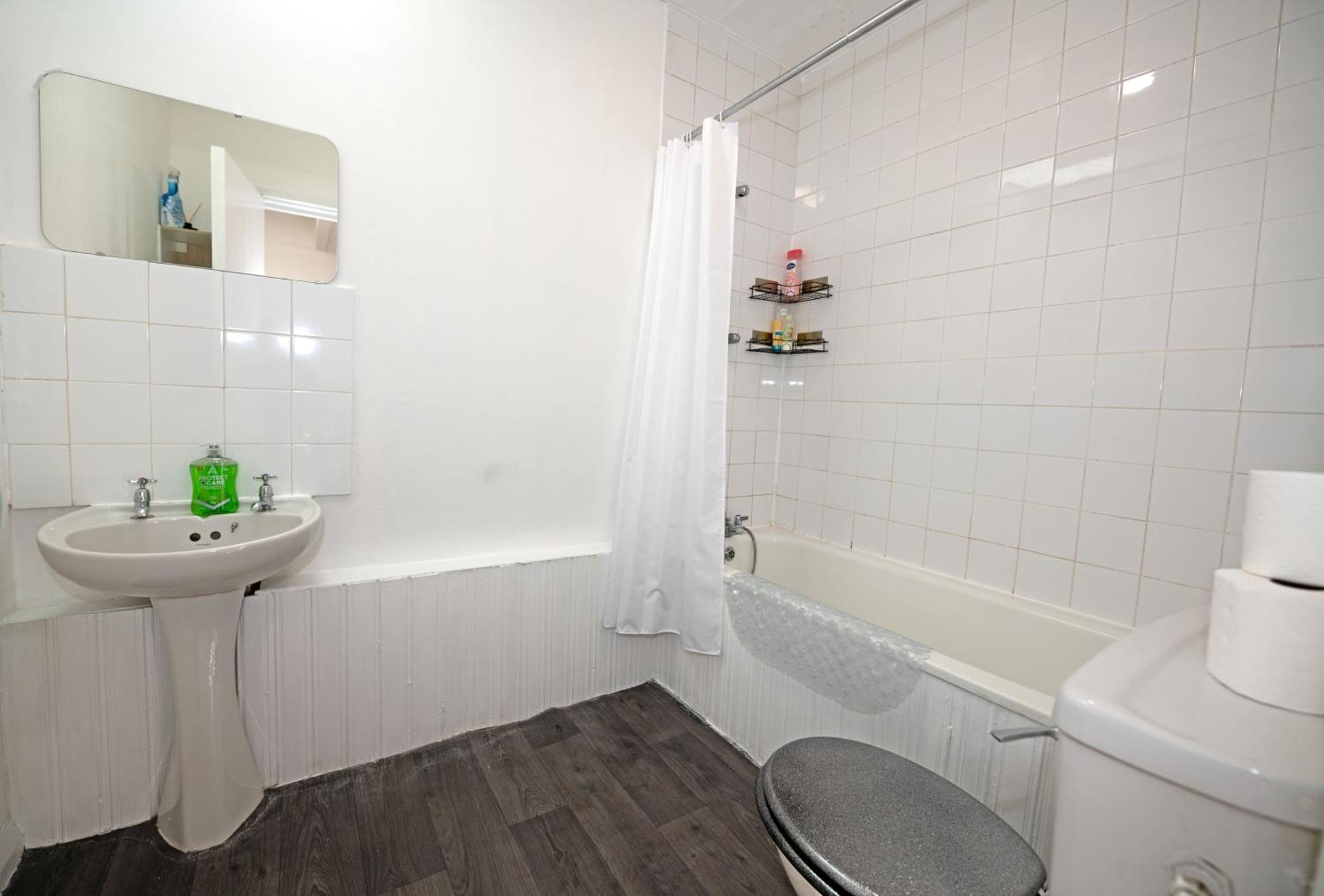 Flat In Clapham Budget Friendly Stay London Bagian luar foto